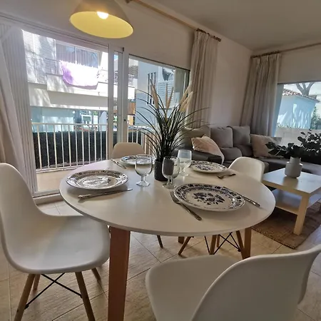 Apartment En Platja D'aro: A/c, Parking, A 2 Pasos De La Playa, 3 Hab, Terraza. - Es-209-12 *