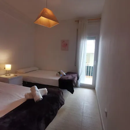 Apartment En Platja D'aro: A/c, Parking, A 2 Pasos De La Playa, 3 Hab, Terraza. - Es-209-12