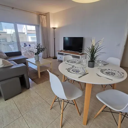 Apartment En Platja D'aro: A/c, Parking, A 2 Pasos De La Playa, 3 Hab, Terraza. - Es-209-12 *
